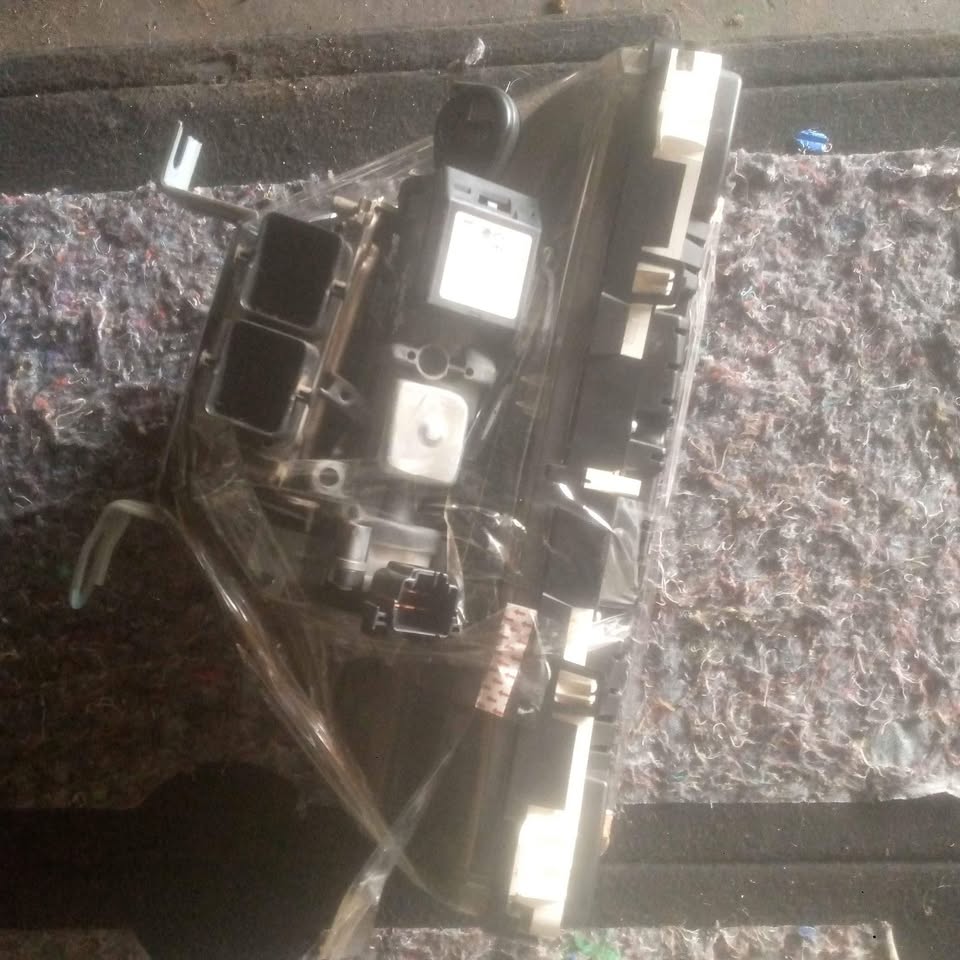 Suzuki swift auto lockset complete new shape - Private Seller