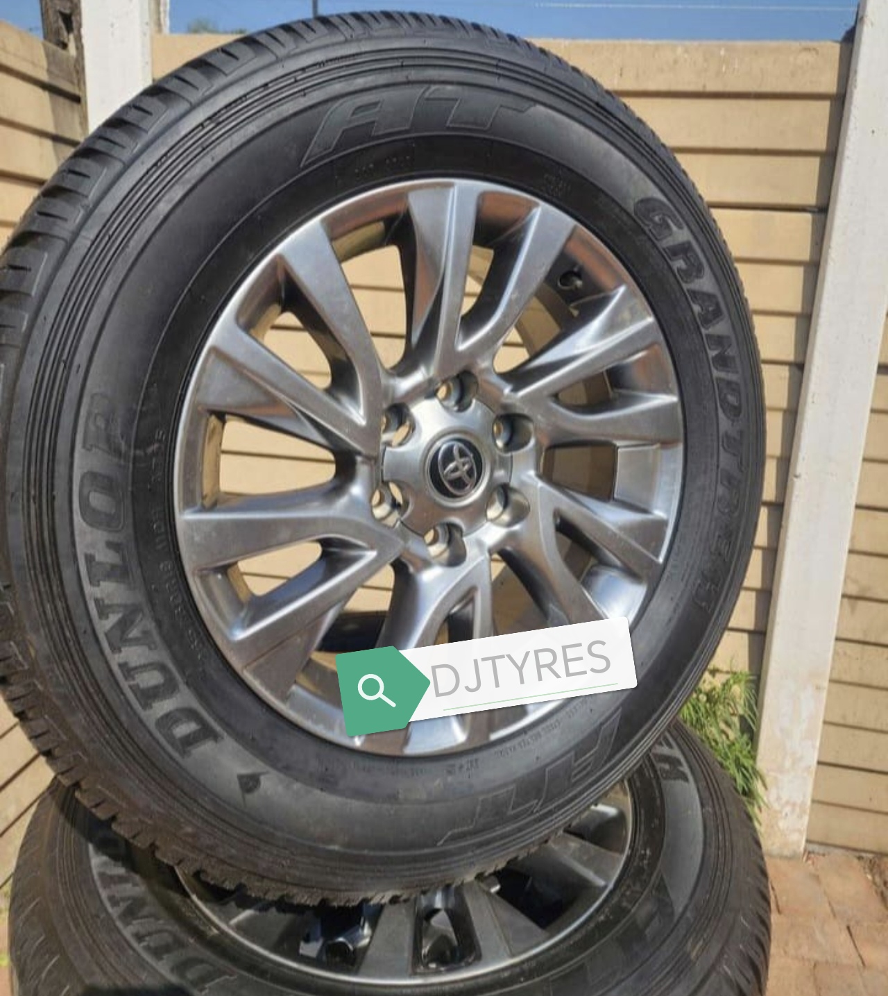 Toyota fortuner wheels 18inch - Private Seller