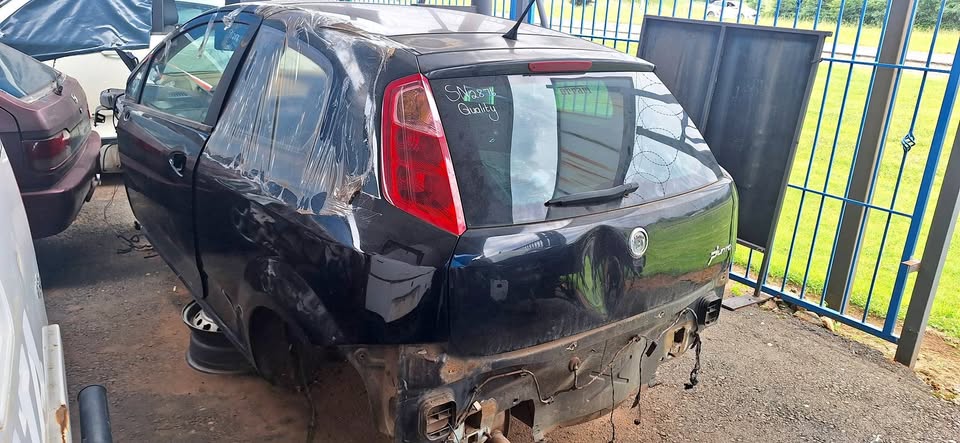 Fiat punto strpping for spares - Private Seller Fiat punto strpping for spares - Private Seller