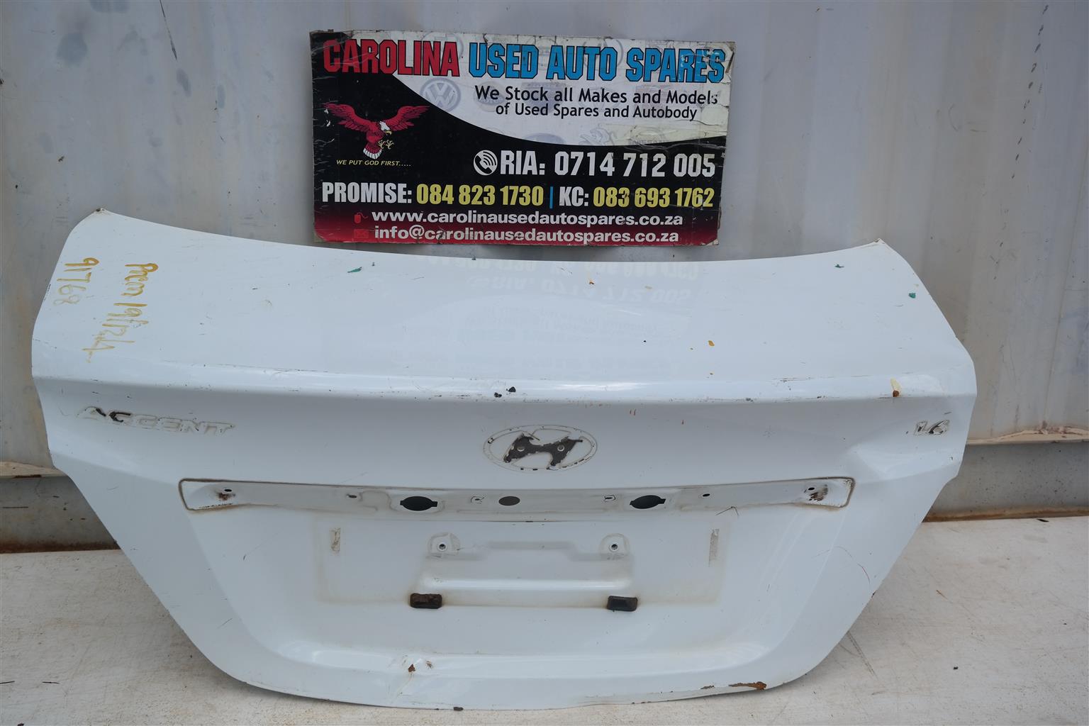 Hyundai Accent sedan bootlid - Private Seller Hyundai Accent sedan bootlid - Private Seller