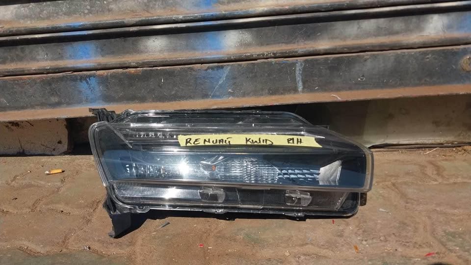 Renault Kwid headlight - Private Seller Renault Kwid headlight - Private Seller