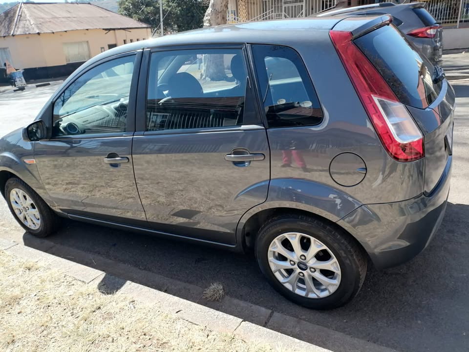 2015 FORD FIGO 1.4 MANUAL TRANSMISSION WITH FULL SERVICE HISTORY
