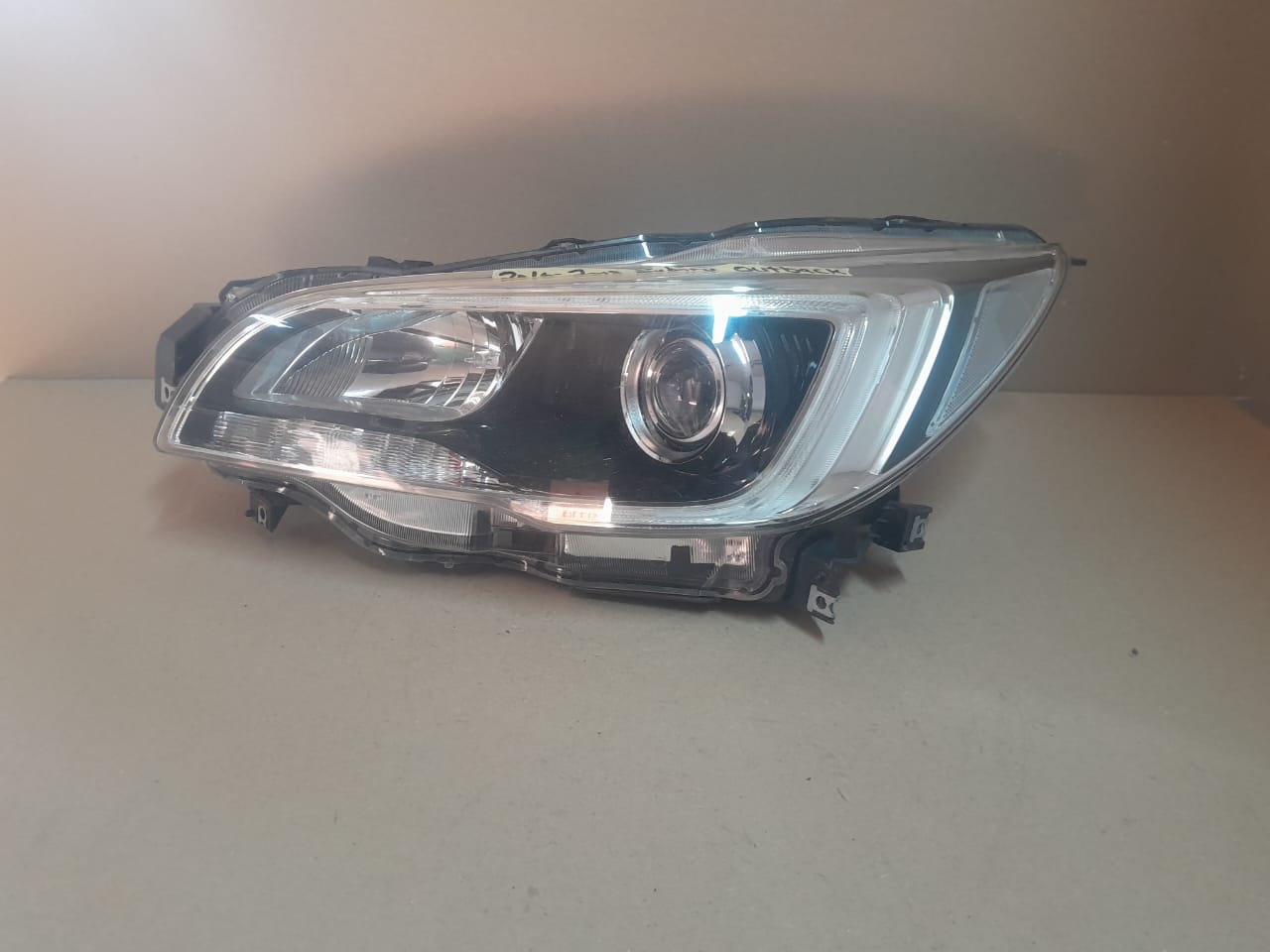 2016-2018 SUBARU OUTBACK LEFT SIDE HEADLIGHT FOR SALE - Private Seller 2016-2018 SUBARU OUTBACK LEFT SIDE HEADLIGHT FOR SALE - Private Seller