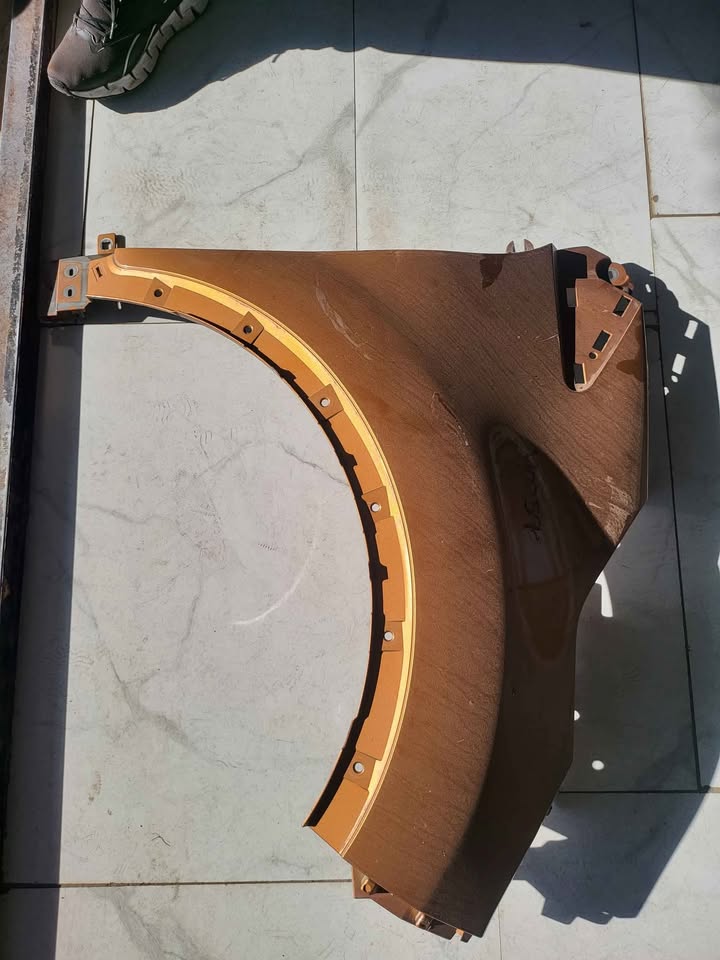 Renault Capture right fender for sale. - Private Seller