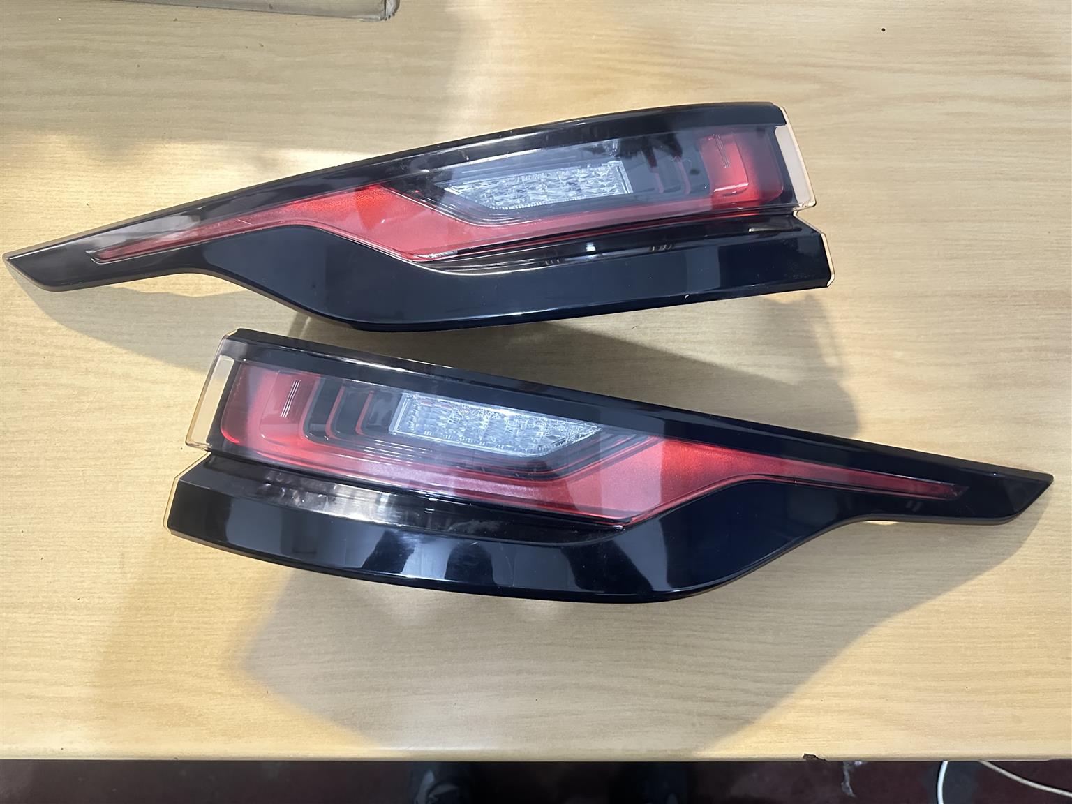 Range Rover Velar Tailight - Private Seller
