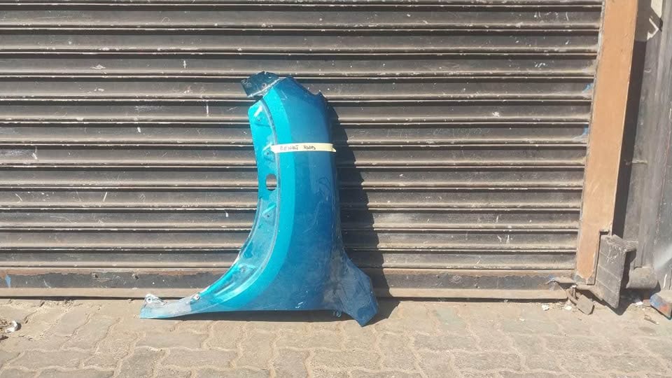 Renault Kwid fender - Private Seller Renault Kwid fender - Private Seller