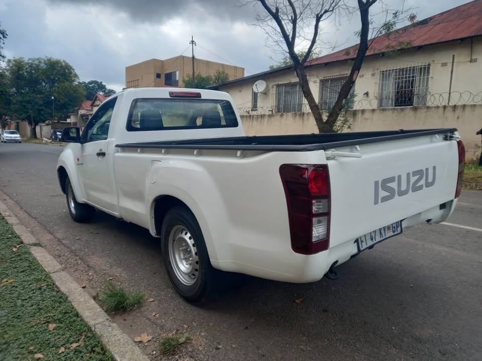 2018 Isuzu KB250 Sigle Cab 2.5 DIESEL,  Manual, White