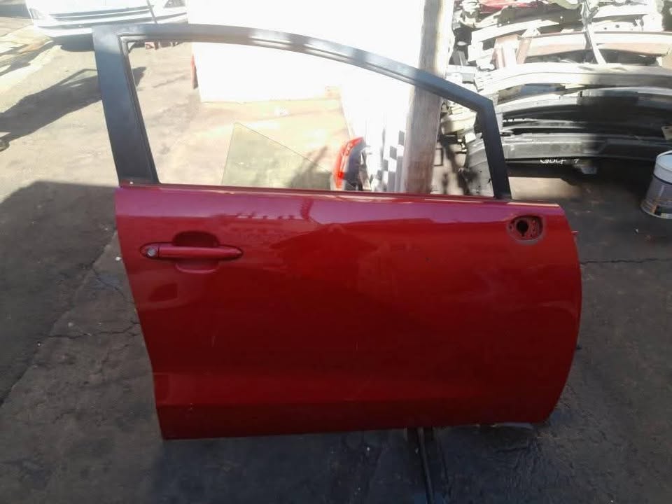 KIA RIO RIGHT FRONT DOOR - Private Seller KIA RIO RIGHT FRONT DOOR - Private Seller