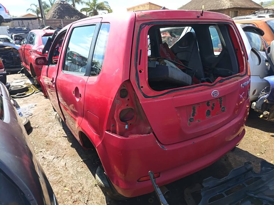 Daihatsu yrv stripping for spares - Private Seller