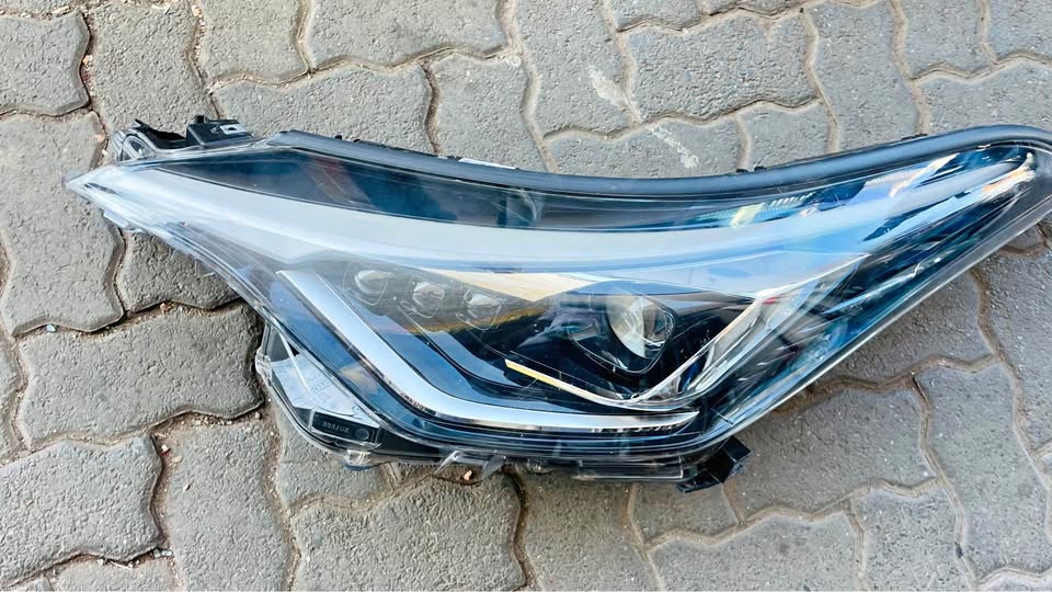 Toyota C-HR Headlight - Private Seller Toyota C-HR Headlight - Private Seller