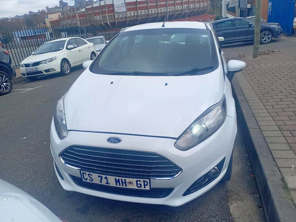 2016 Ford fiesta Manual Petrol White