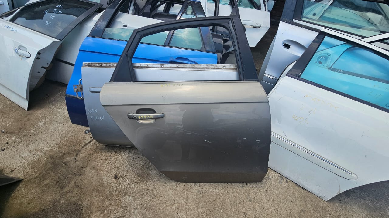 Audi A4 Bronze car door for sale - Private Seller Audi A4 Bronze car door for sale - Private Seller