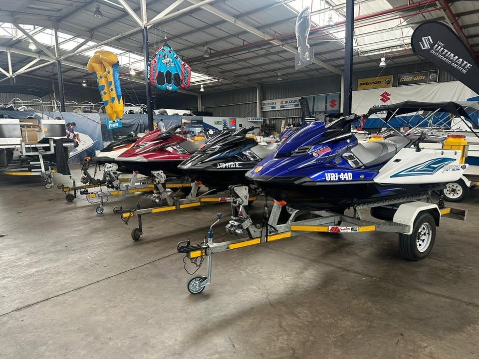 2015 YAMAHA JET SKIS  WATERSKI DEEP SEA BOATS