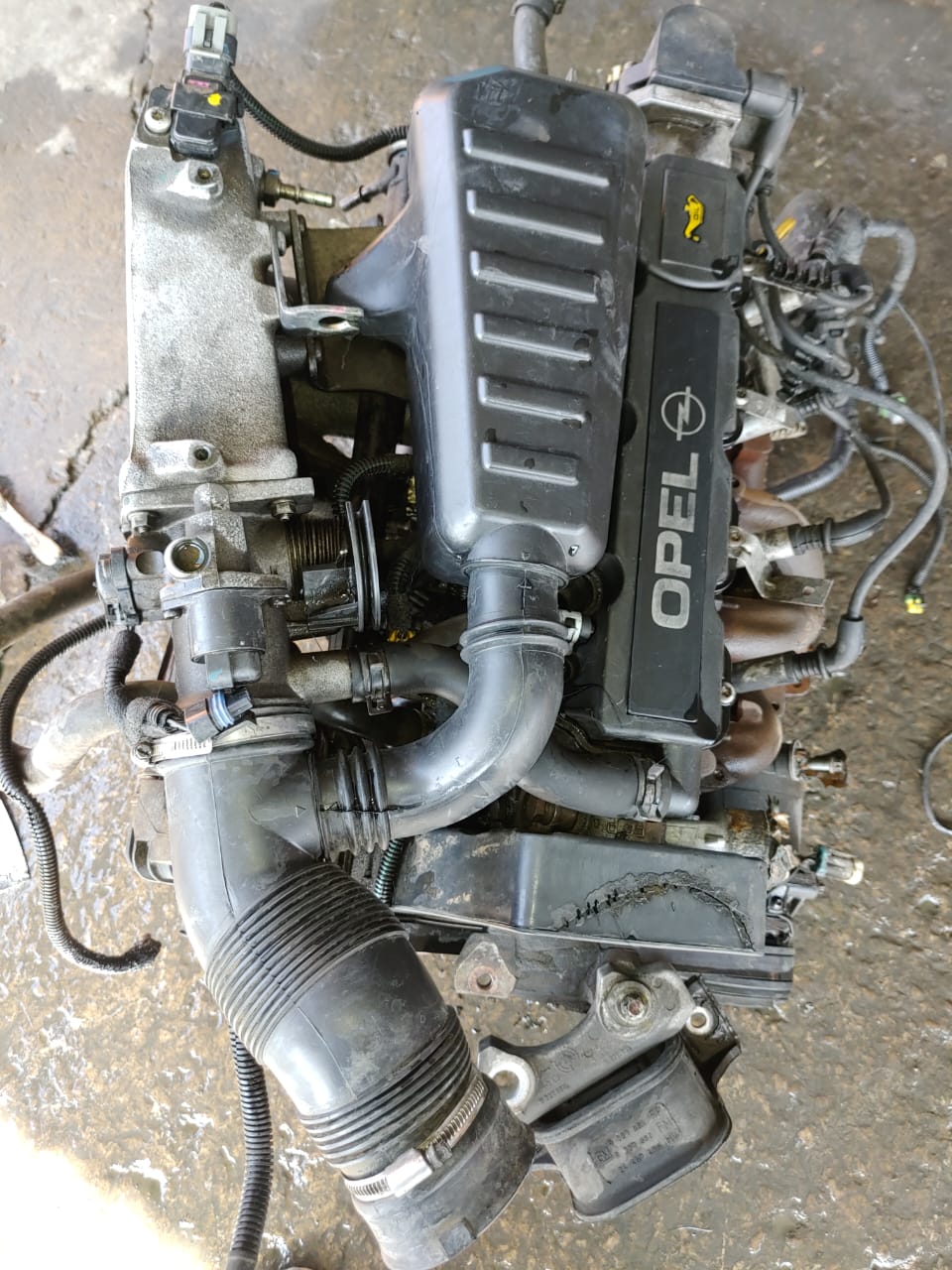 OPEL CORSA  GAMMA1.6 GEARBOX FOR SALE R4500 - Private Seller
