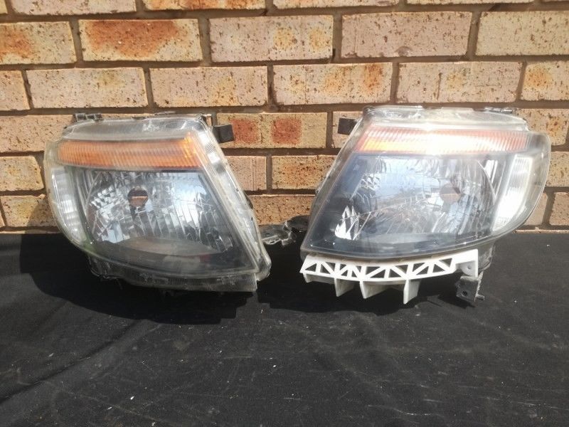 Ford Ranger T6 Headlight - Private Seller Ford Ranger T6 Headlight - Private Seller
