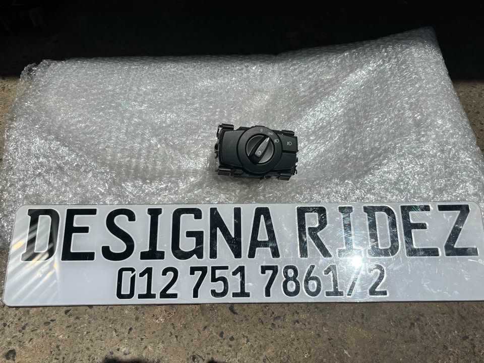 BMW E82/E84/E88/E90/E91 HEADLIGHT SWITCH UNIT AVAILABLE. - Private Seller BMW E82/E84/E88/E90/E91 HEADLIGHT SWITCH UNIT AVAILABLE. - Private Seller