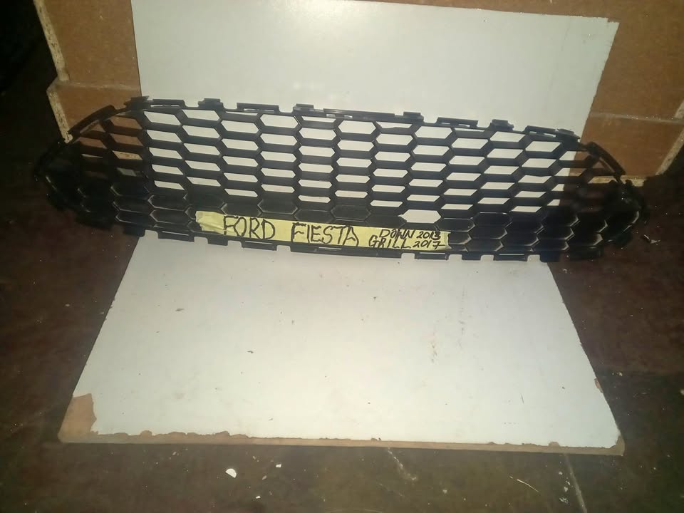 2013 -2017 FORD FIESTA DOWN GRILLE - Private Seller 2013 -2017 FORD FIESTA DOWN GRILLE - Private Seller