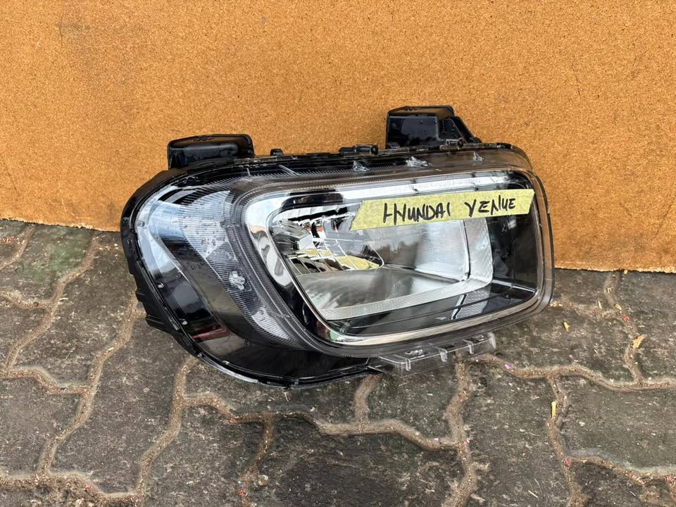 Hyundai Venu Headlight - Private Seller Hyundai Venu Headlight - Private Seller