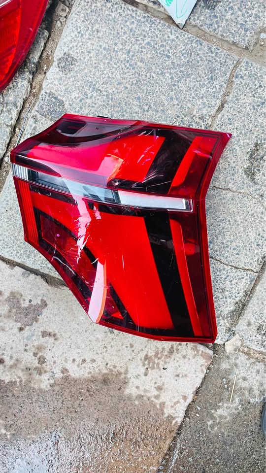 Mahindra XUV700 taillights - Private Seller Mahindra XUV700 taillights - Private Seller