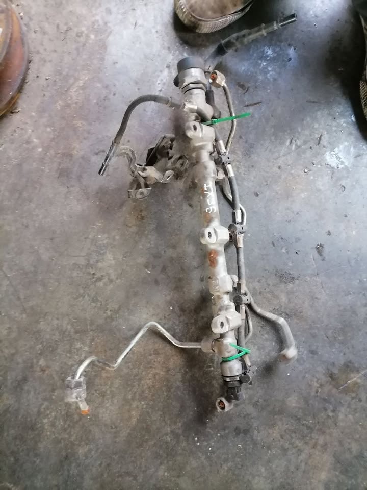 NISSAN IX35 INJECTOR RAIL FOR SALE - Private Seller