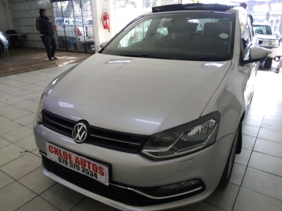 2016 VW POLO 6 1.4  Trendline ( Diesel )  72 000km Silver  Manual  Sunroof | Spare keys