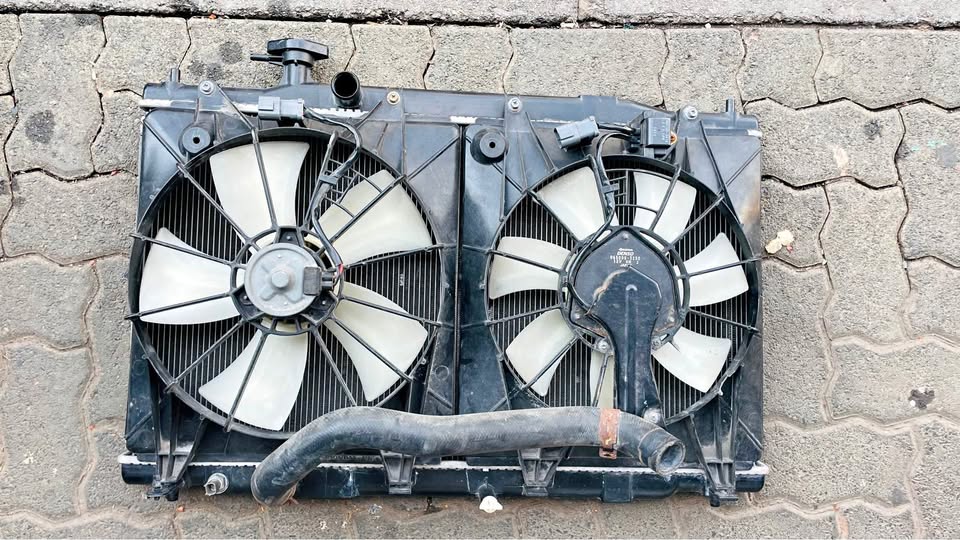 Honda CRV Radiator and Fans - Private Seller Honda CRV Radiator and Fans - Private Seller