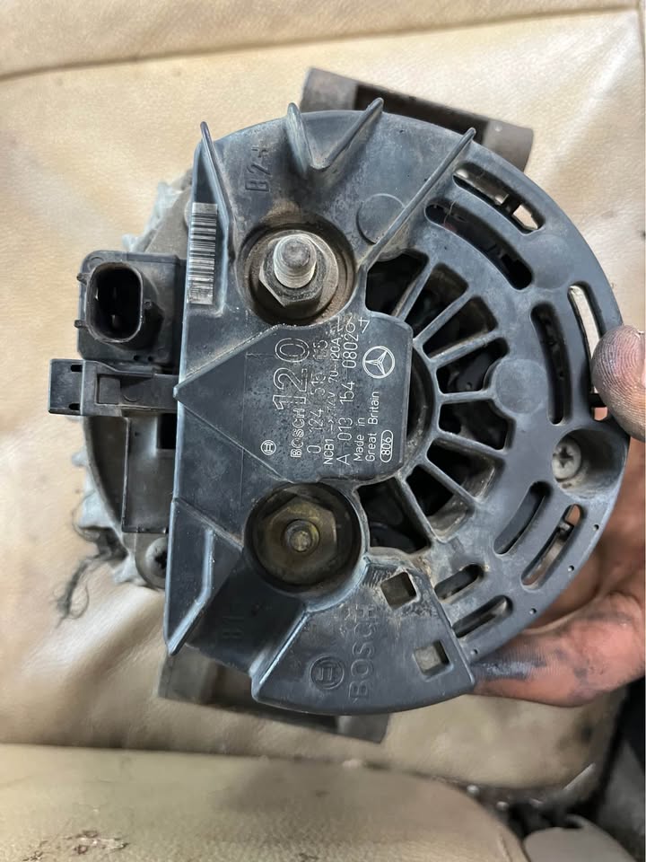 Jeep Cherokee 2.7 CRD Alternator - Private Seller Jeep Cherokee 2.7 CRD Alternator - Private Seller