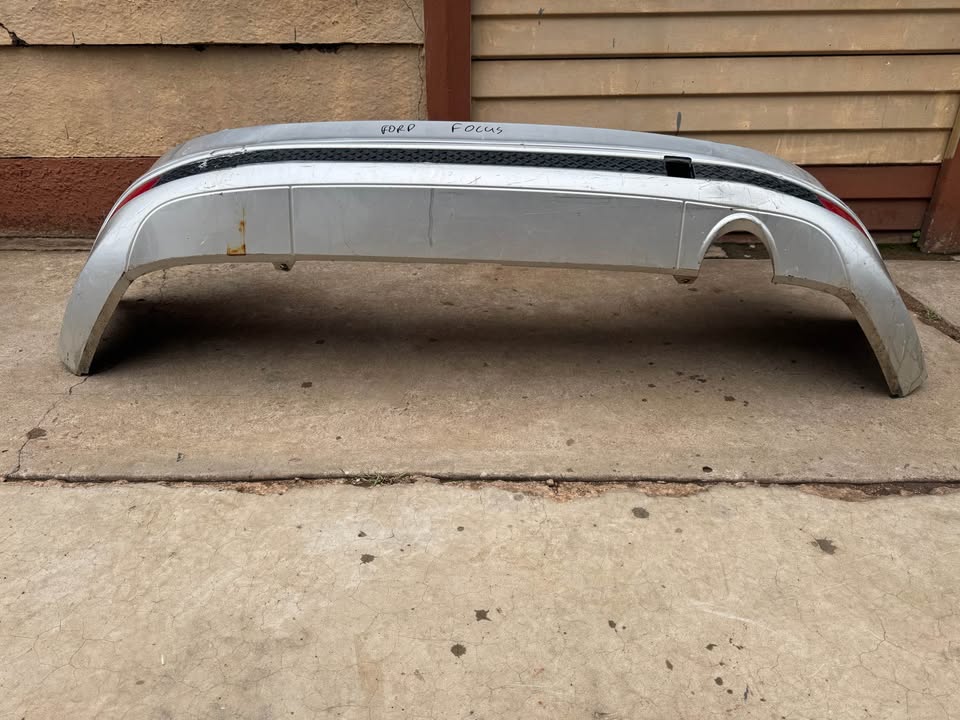 Ford Focus Rear Back Bumper - Private Seller Ford Focus Rear Back Bumper - Private Seller