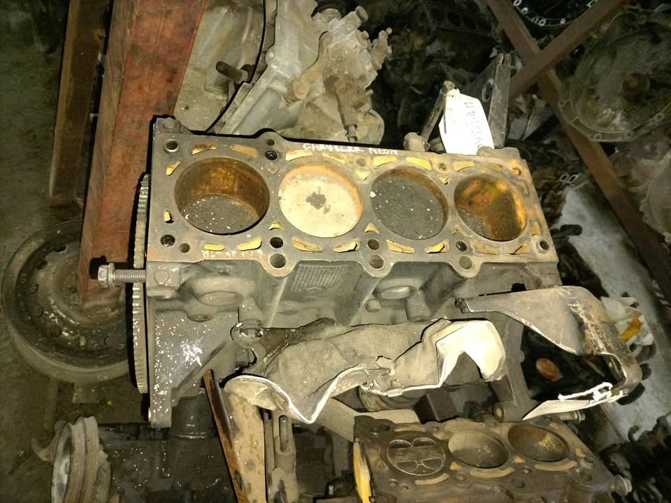 Chrysler neon engine spares - Private Seller