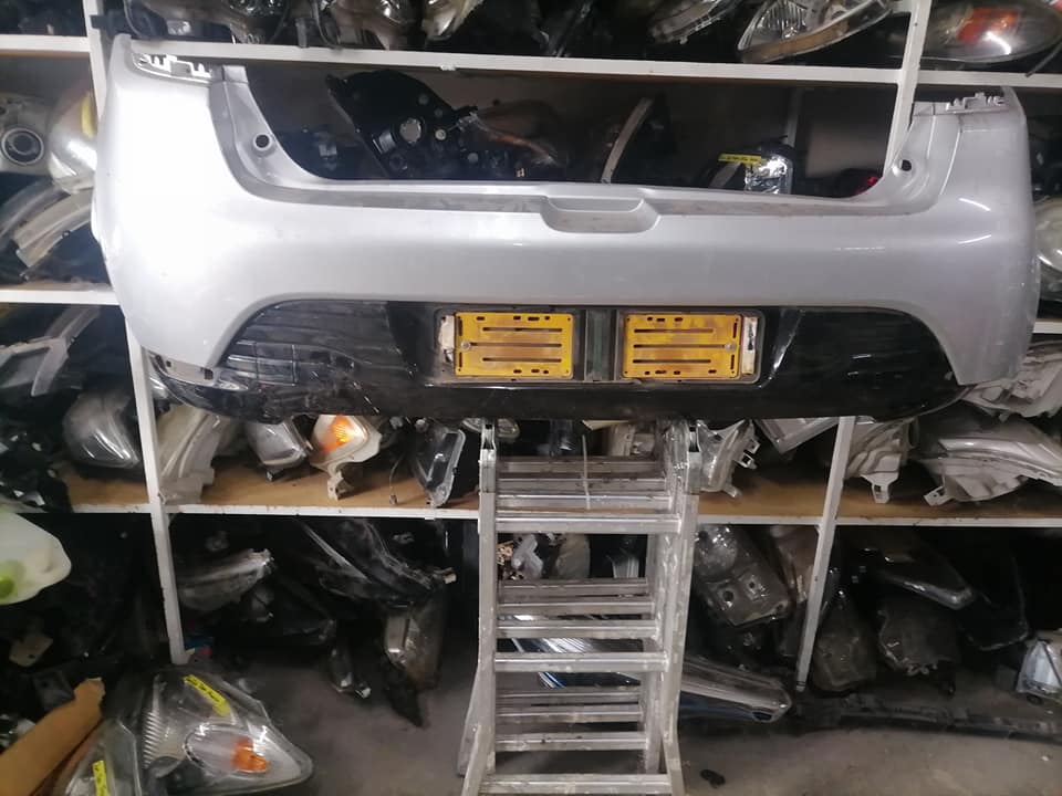 Renault Clio 4 light grey rear bumper DM or contact number in the description for assistance. - Private Seller