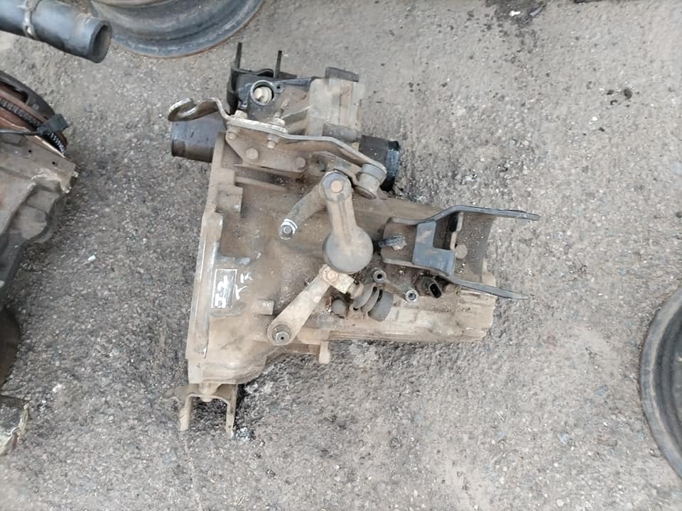 Hyundai Elantra j2 gearbox Call me for the price - Private Seller Hyundai Elantra j2 gearbox Call me for the price - Private Seller