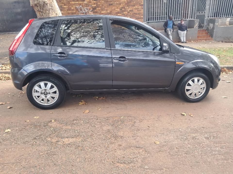 Ford Figo 1.4 hatchback 2012 for sale