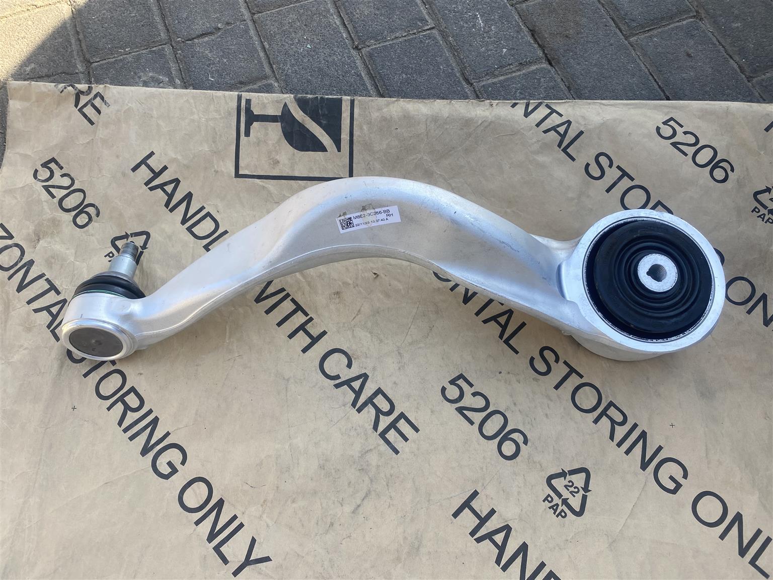 2023 RANGE ROVER SPORT LOWER CONTROL ARM RIGHT SIDE FOR SALE. BRAND NEW