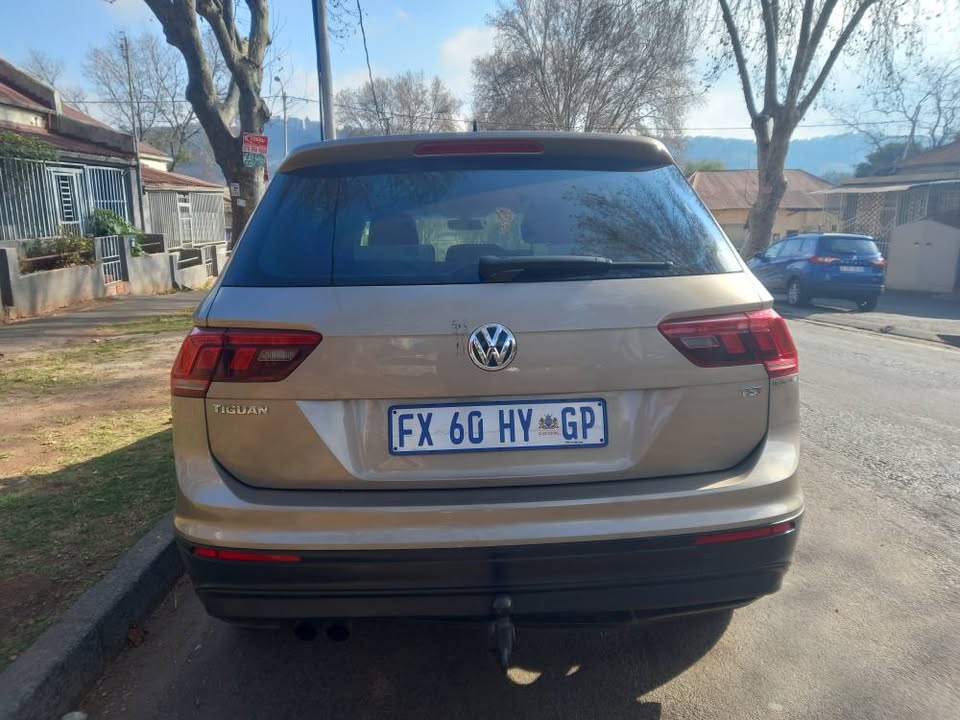 2017 VW Tiguan 1.4TSI Highline Petrol, Manual, Gold, 67000kms