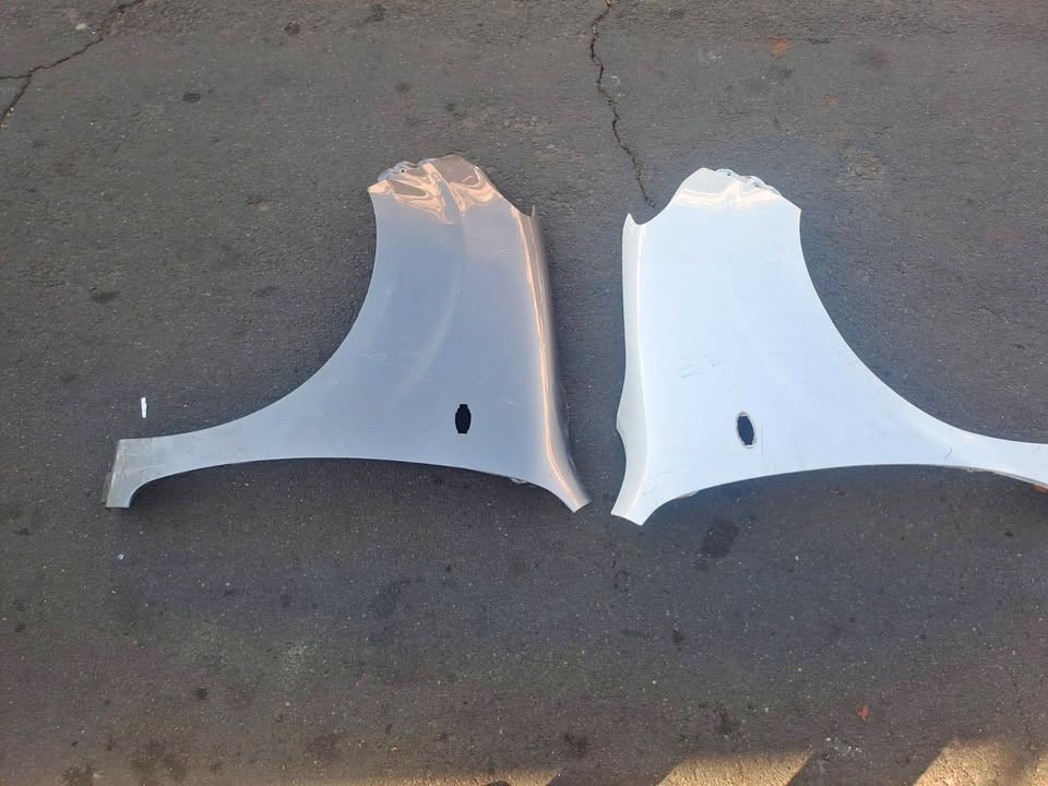 TOYOTA YARIS SEDAN FRONT LEFT AND RIGHT FENDER R10 - Private Seller TOYOTA YARIS SEDAN FRONT LEFT AND RIGHT FENDER R10 - Private Seller
