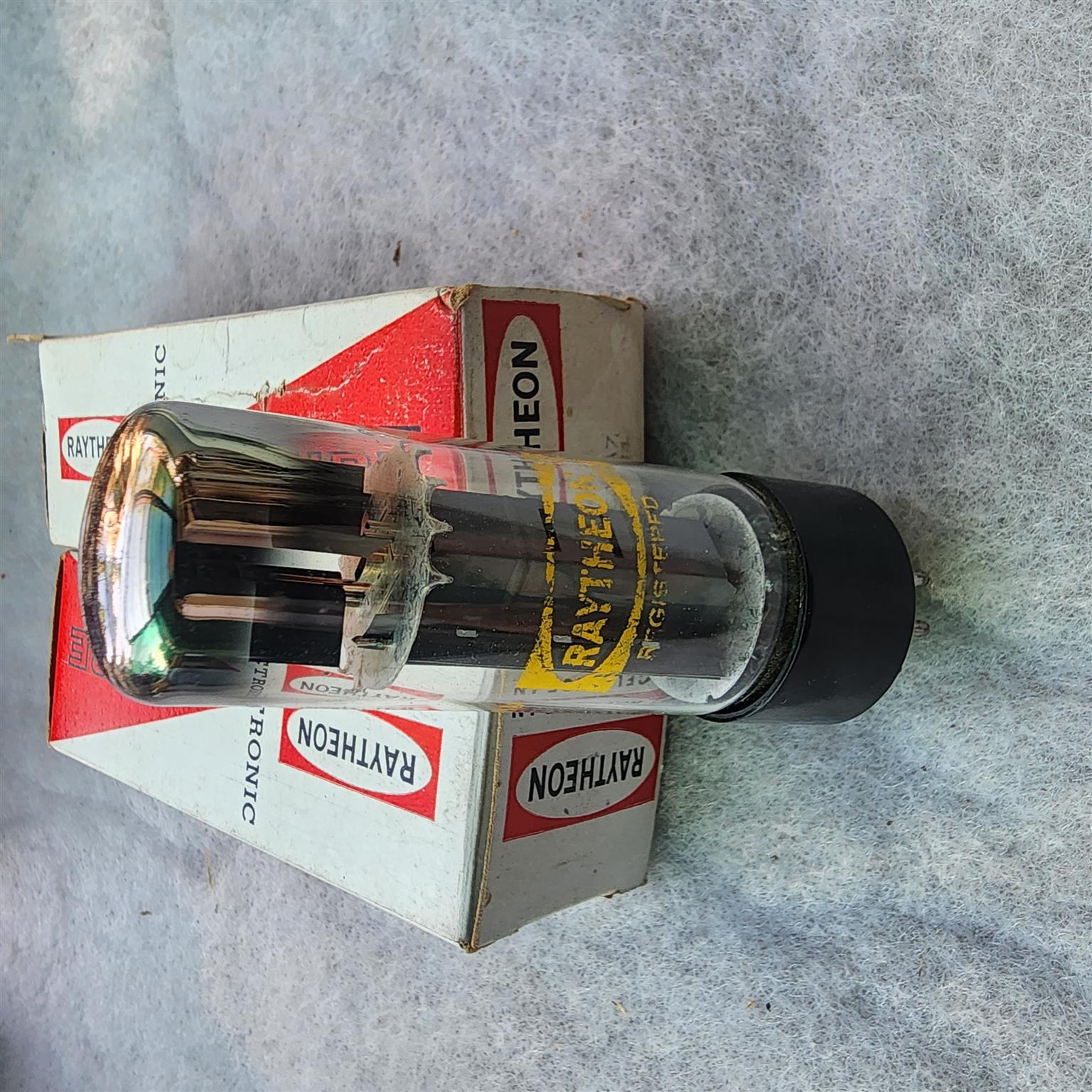 New old stock (NOS)Vacuum tubes for audio, radio and vintage electronics
