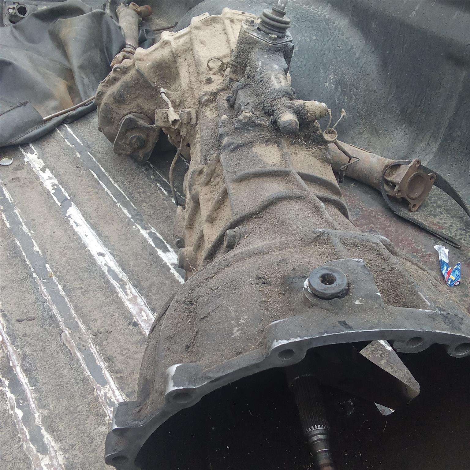 Isuzu KB250 fleet side complete gearbox and a proper shaft I perfect condition - Private Seller
