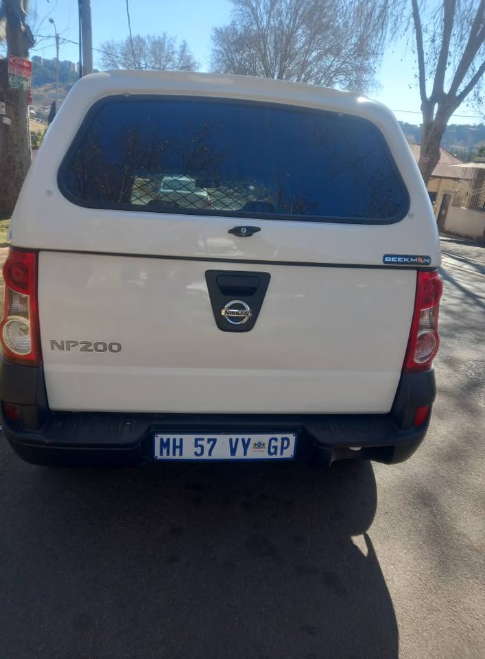 2022 Nissan NP200 1.6 Petrol, Manual, White, 60000kms With canopy