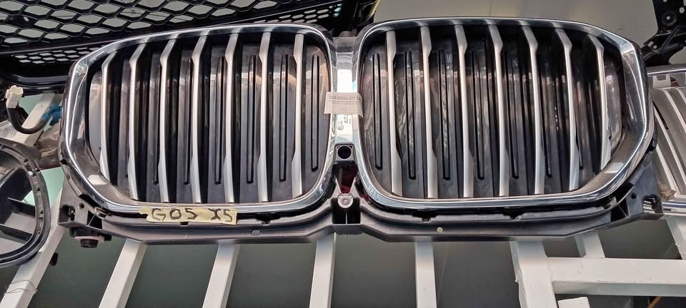 BMW Go5 X5 GRILL for sell In good condition - Private Seller BMW Go5 X5 GRILL for sell In good condition - Private Seller