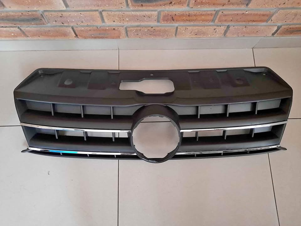 VW AMAROK BRAND NEW  FRONT GRILLES FOR SALE