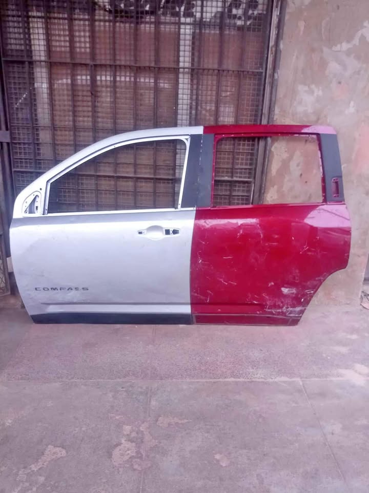 Jeep compass door - Private Seller Jeep compass door - Private Seller