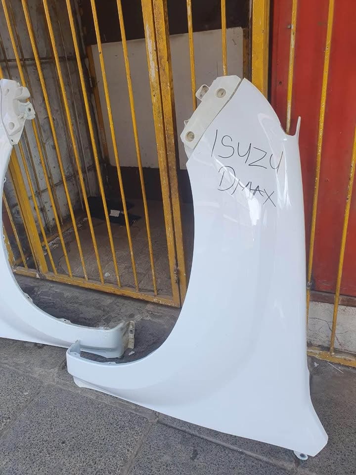 Isuzu D-Max fenders - Private Seller Isuzu D-Max fenders - Private Seller