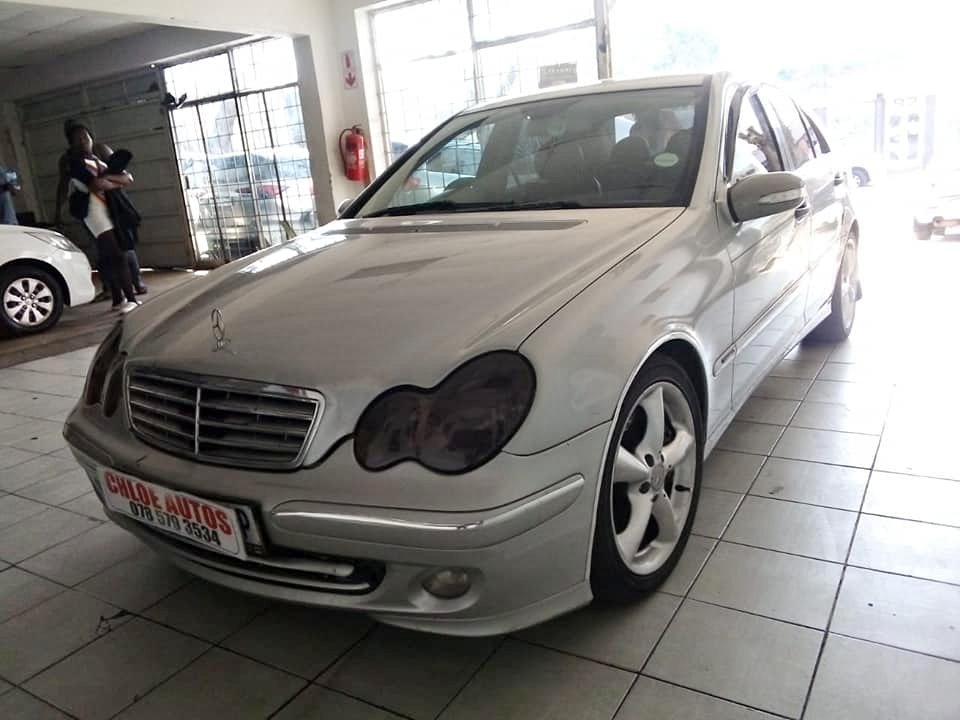 2004 MERCEDES BENZ C180 KOMPRESSOR AUTOMATIC PETROL SILVER LEATHER 100.000KM. 2004 MERCEDES BENZ C180 KOMPRESSOR AUTOMATIC PETROL SILVER LEATHER 100.000KM.