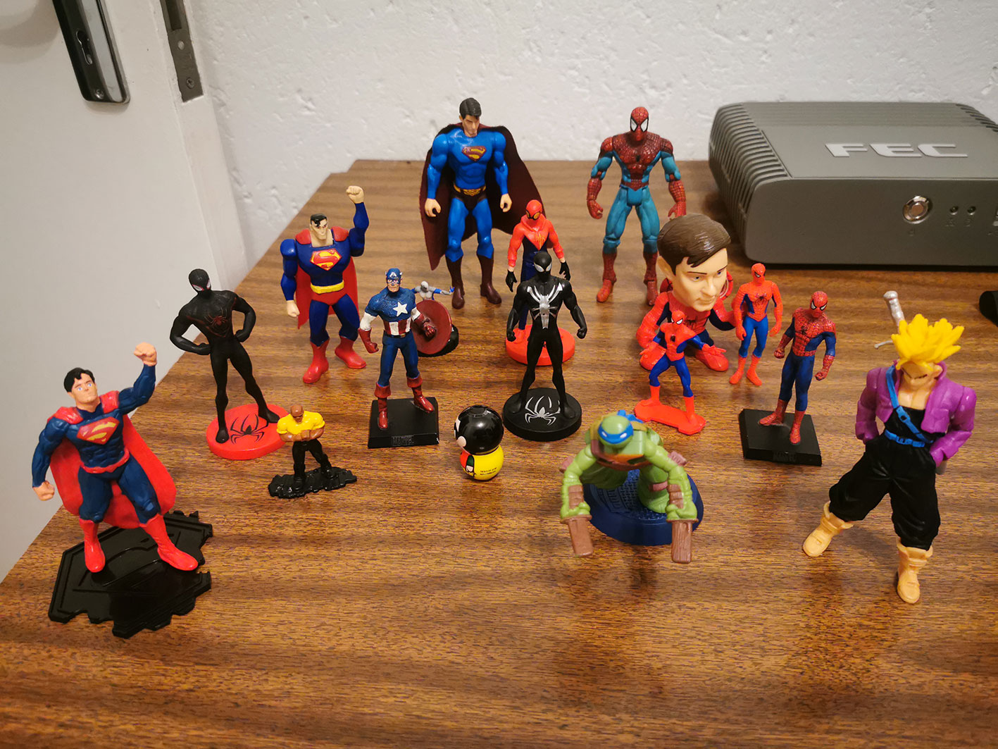 Mini Comic Book Superhero Collection (17 Mini Figurines) Like New