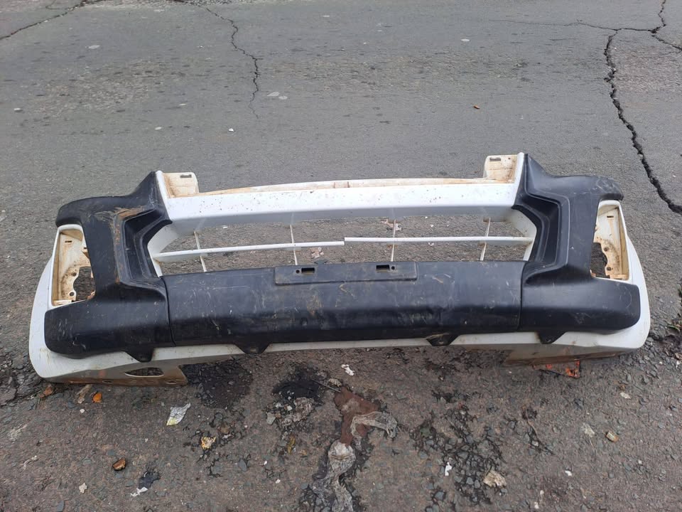 2020 Isuzu DMAX front Bumper - Private Seller 2020 Isuzu DMAX front Bumper - Private Seller