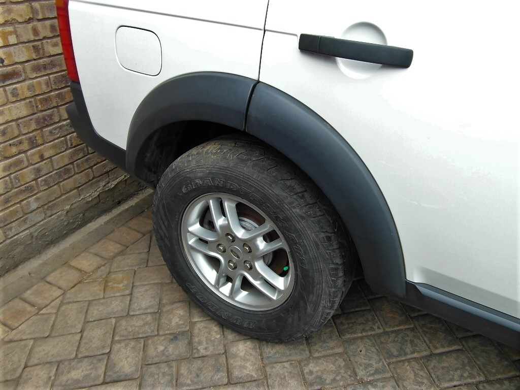 Land Rover Discovery 3 Fender Arch for sale Land Rover Discovery 3 Fender Arch for sale