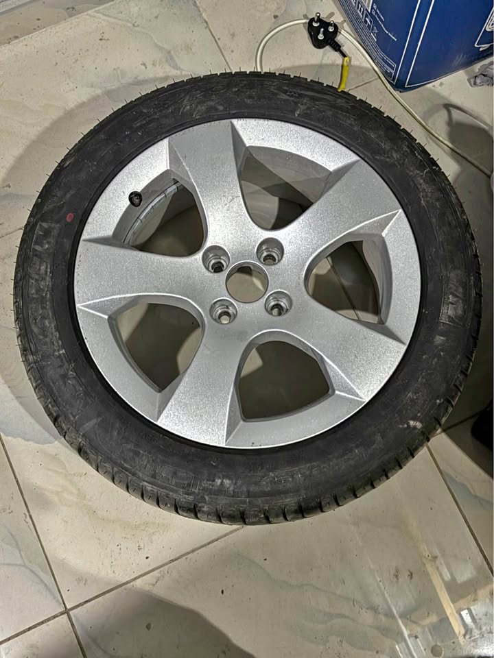 255/50r17 Michelin Tyre - Private Seller 255/50r17 Michelin Tyre - Private Seller