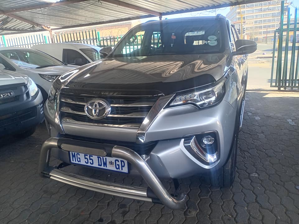 Toyota Fortuner 2.8GD6 4x2 Automatic Diesel 7seater 2020 Silver Service book
