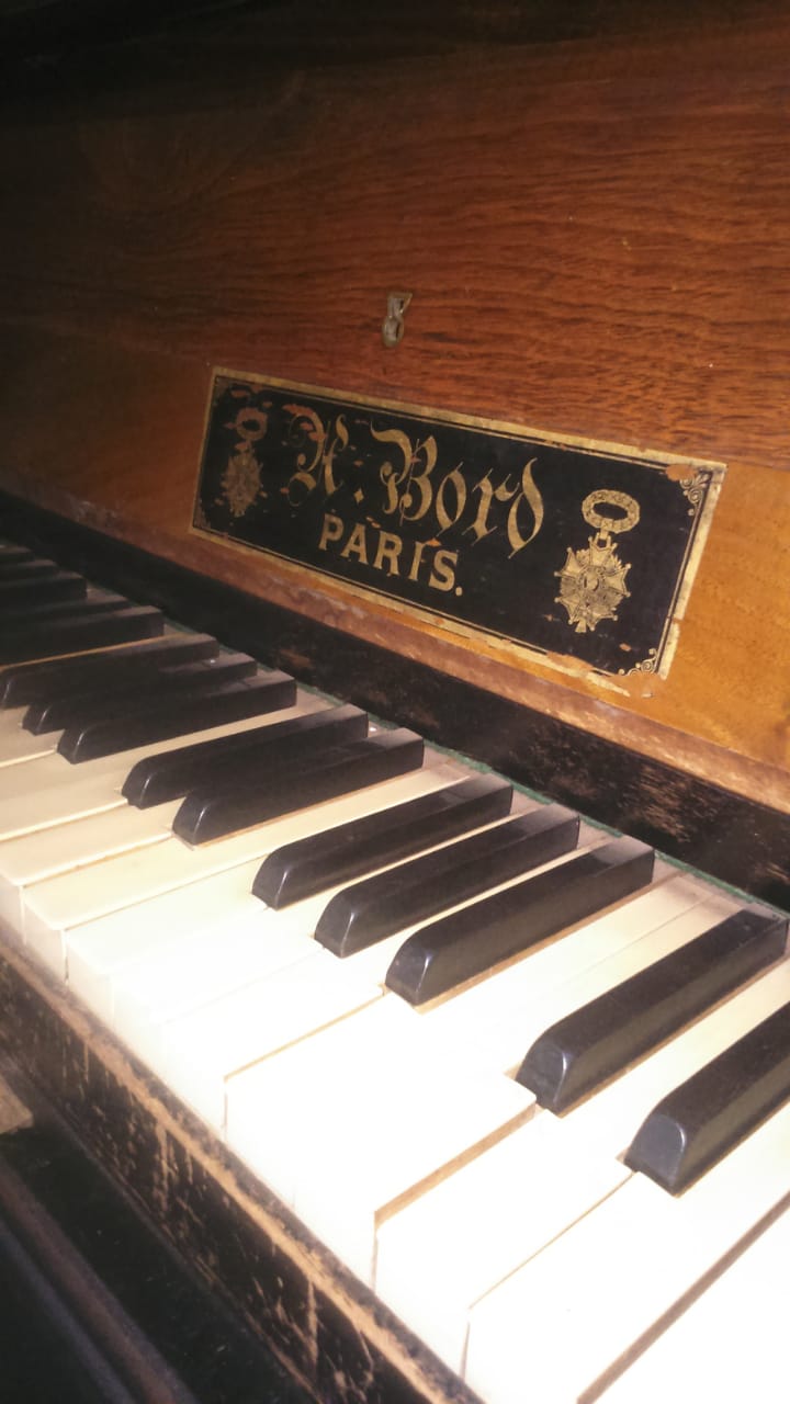Piano Antique / Cottage Upright 1892