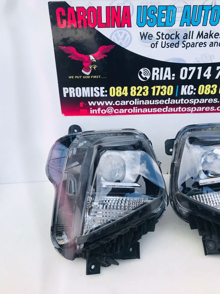 Hyundai Tucson left and right Projector LED headlights - Private Seller Hyundai Tucson left and right Projector LED headlights - Private Seller